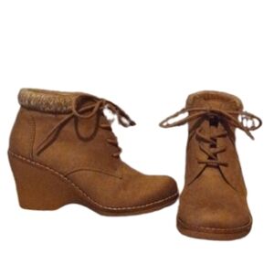 Falls‎ Creek wedge bootie